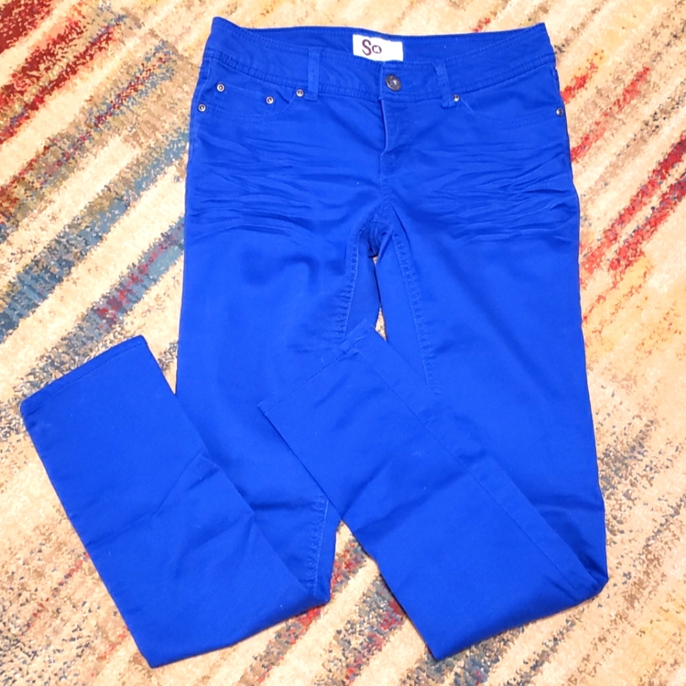 Very Vibrant Size 7 Electric Blue Capris